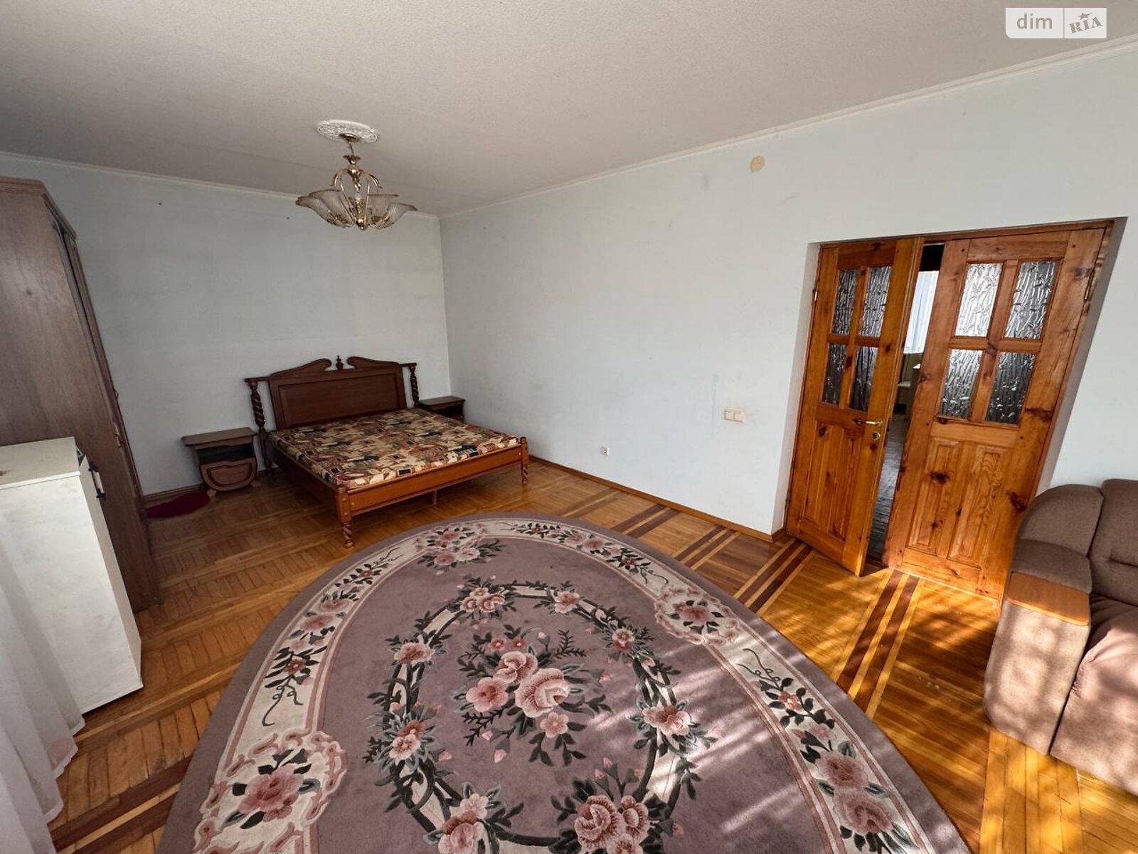 триповерховий будинок з балконом, 310 кв. м, цегла. Здається помісячно в Києві, в районі undefined фото 1 трипроверховий будинок з балконом, 310 кв. м, цегла. Здається помісячно в Києві, в районі undefined фото 1