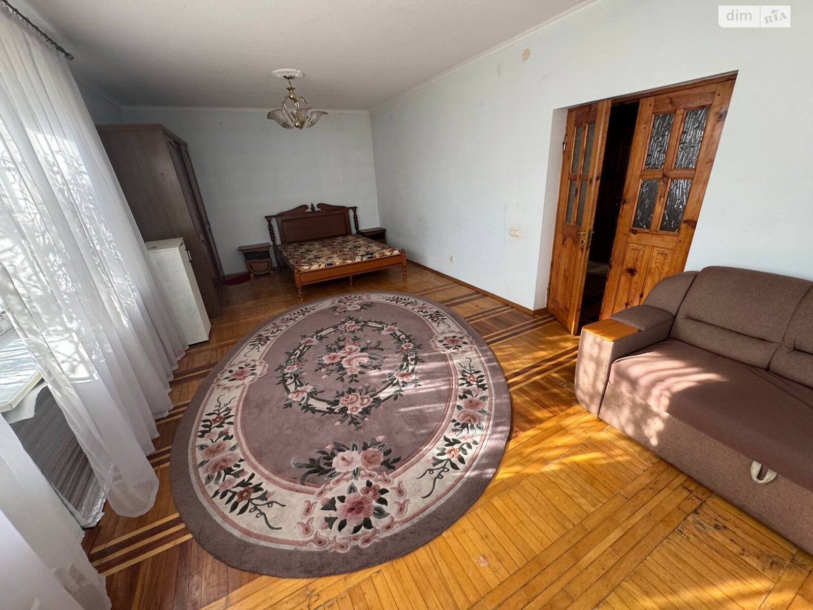 триповерховий будинок з балконом, 310 кв. м, цегла. Здається помісячно в Києві, в районі undefined фото 1 трипроверховий будинок з балконом, 310 кв. м, цегла. Здається помісячно в Києві, в районі undefined фото 1