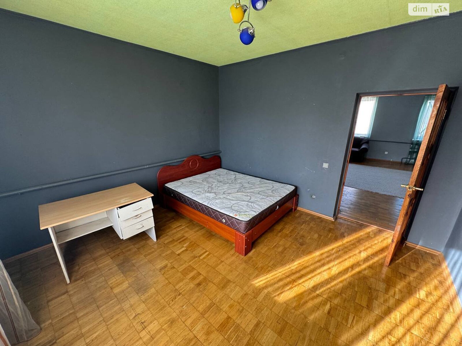 триповерховий будинок з балконом, 310 кв. м, цегла. Здається помісячно в Києві, в районі undefined фото 1 трипроверховий будинок з балконом, 310 кв. м, цегла. Здається помісячно в Києві, в районі undefined фото 1