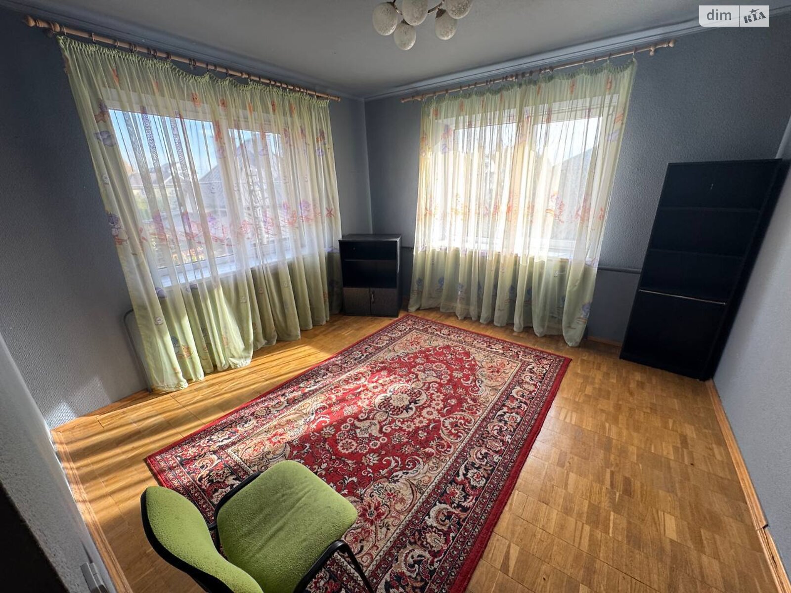 триповерховий будинок з балконом, 310 кв. м, цегла. Здається помісячно в Києві, в районі undefined фото 1 трипроверховий будинок з балконом, 310 кв. м, цегла. Здається помісячно в Києві, в районі undefined фото 1