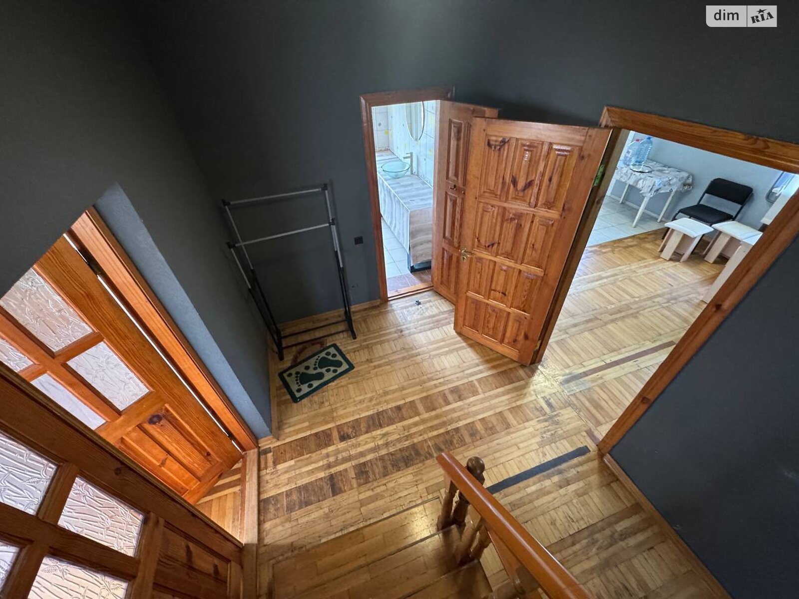 триповерховий будинок з балконом, 310 кв. м, цегла. Здається помісячно в Києві, в районі undefined фото 1 трипроверховий будинок з балконом, 310 кв. м, цегла. Здається помісячно в Києві, в районі undefined фото 1