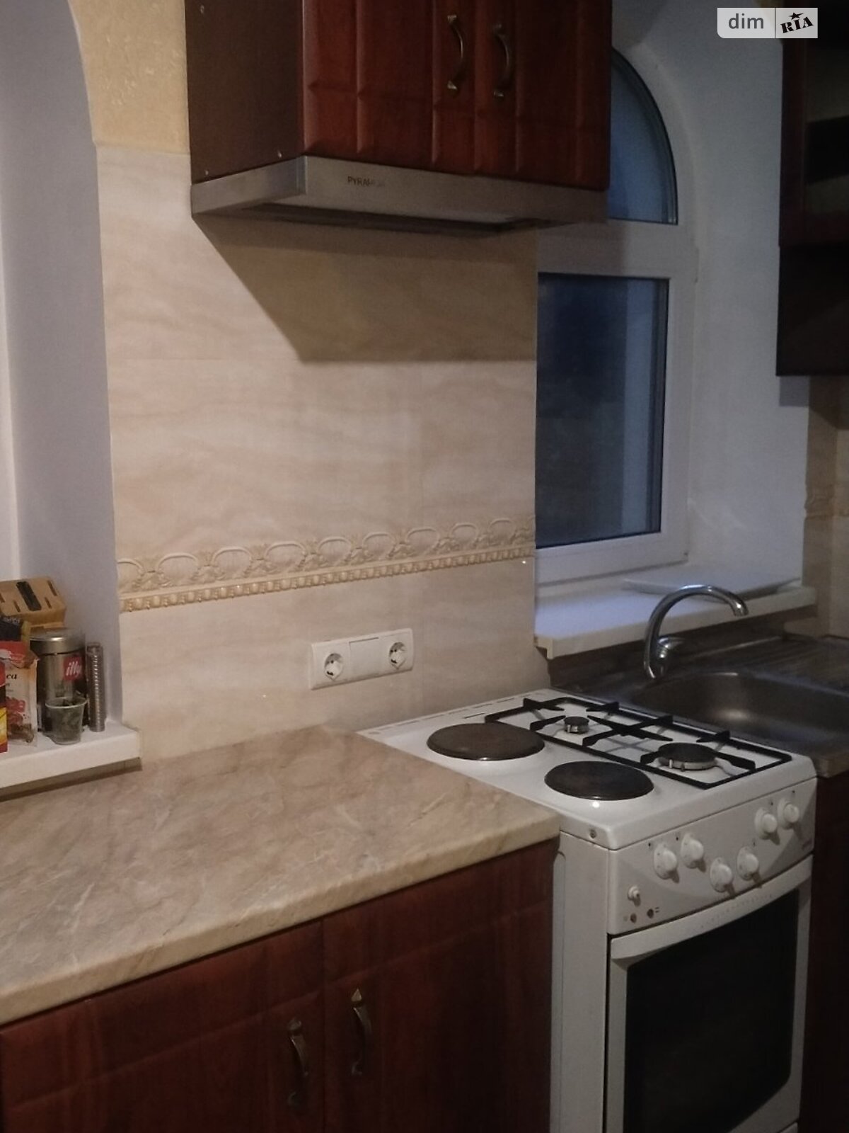 триповерховий будинок, 35 кв. м, цегла. Здається помісячно в Києві, в районі Оболонський фото 1 трипроверховий будинок, 35 кв. м, цегла. Здається помісячно в Києві, в районі Оболонський фото 1