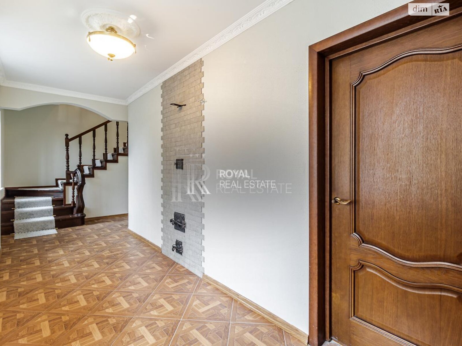 двухэтажный дом, 300 кв. м, кирпич. Сдается помесячно в Киеве, в районе Оболонский фото 1 двухэтажный дом, 300 кв. м, кирпич. Сдается помесячно в Киеве, в районе Оболонский фото 1