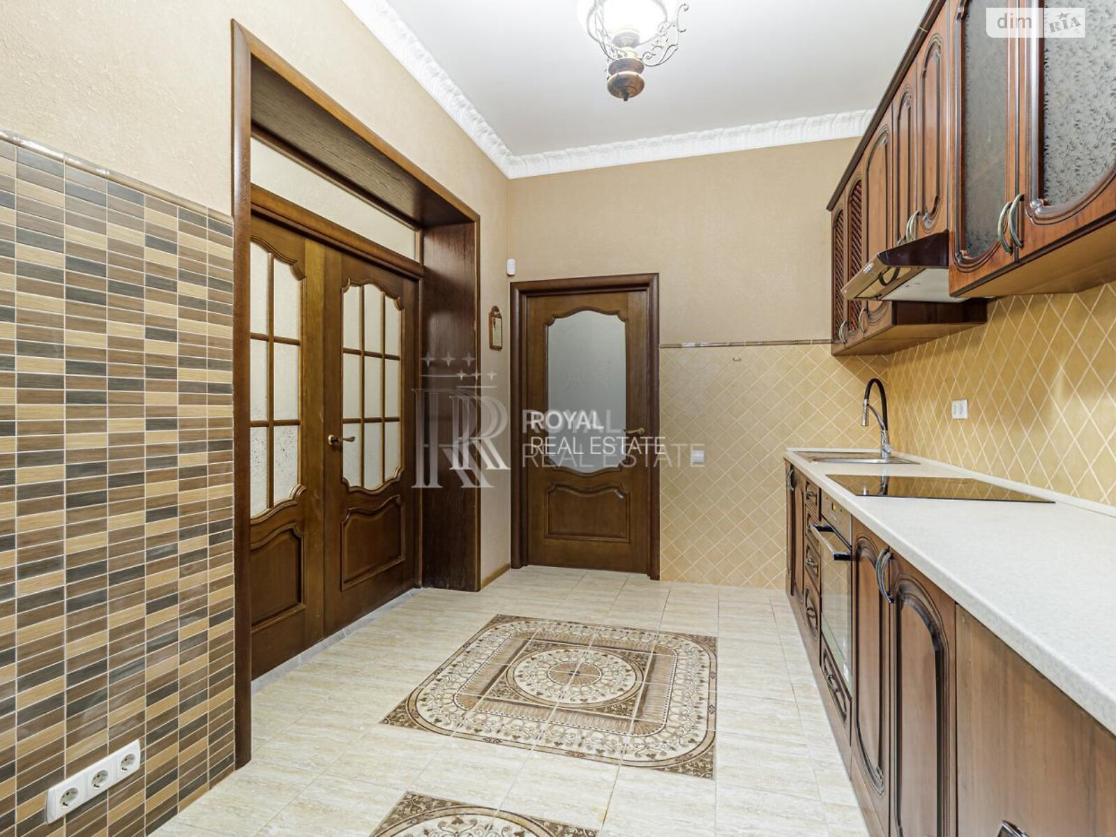 двухэтажный дом, 300 кв. м, кирпич. Сдается помесячно в Киеве, в районе Оболонский фото 1 двухэтажный дом, 300 кв. м, кирпич. Сдается помесячно в Киеве, в районе Оболонский фото 1