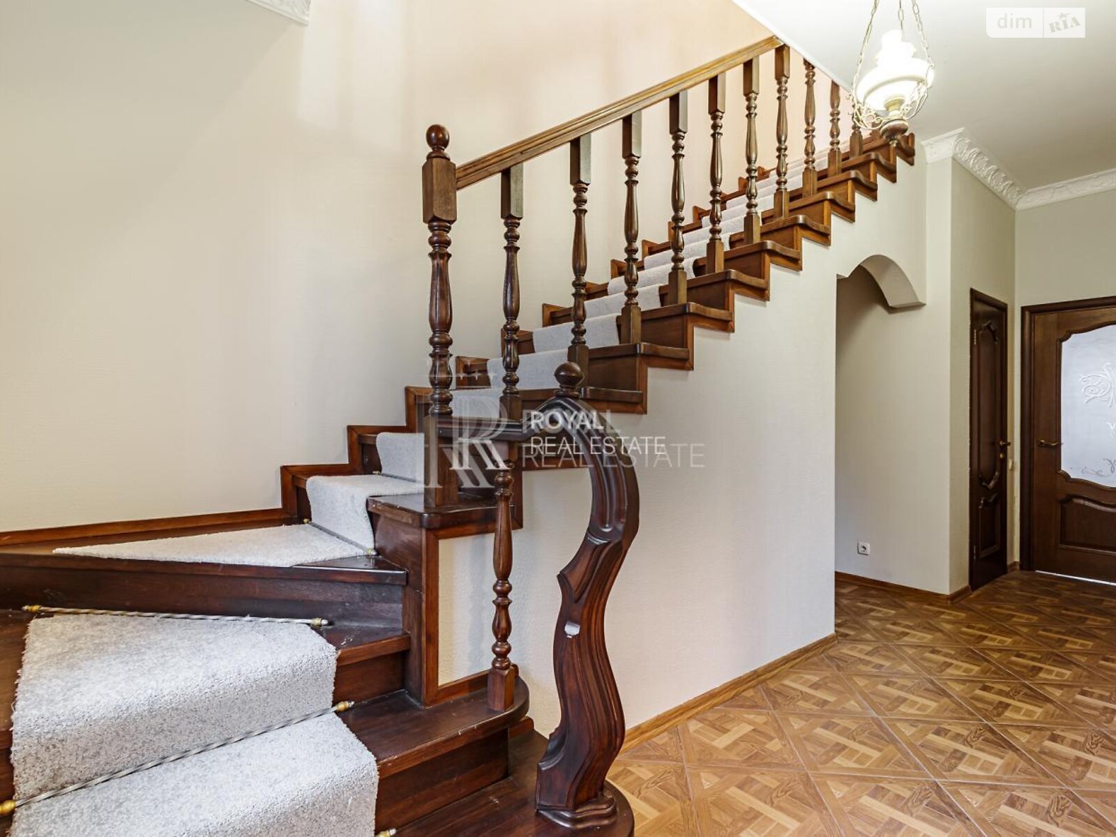 двухэтажный дом, 300 кв. м, кирпич. Сдается помесячно в Киеве, в районе Оболонский фото 1 двухэтажный дом, 300 кв. м, кирпич. Сдается помесячно в Киеве, в районе Оболонский фото 1