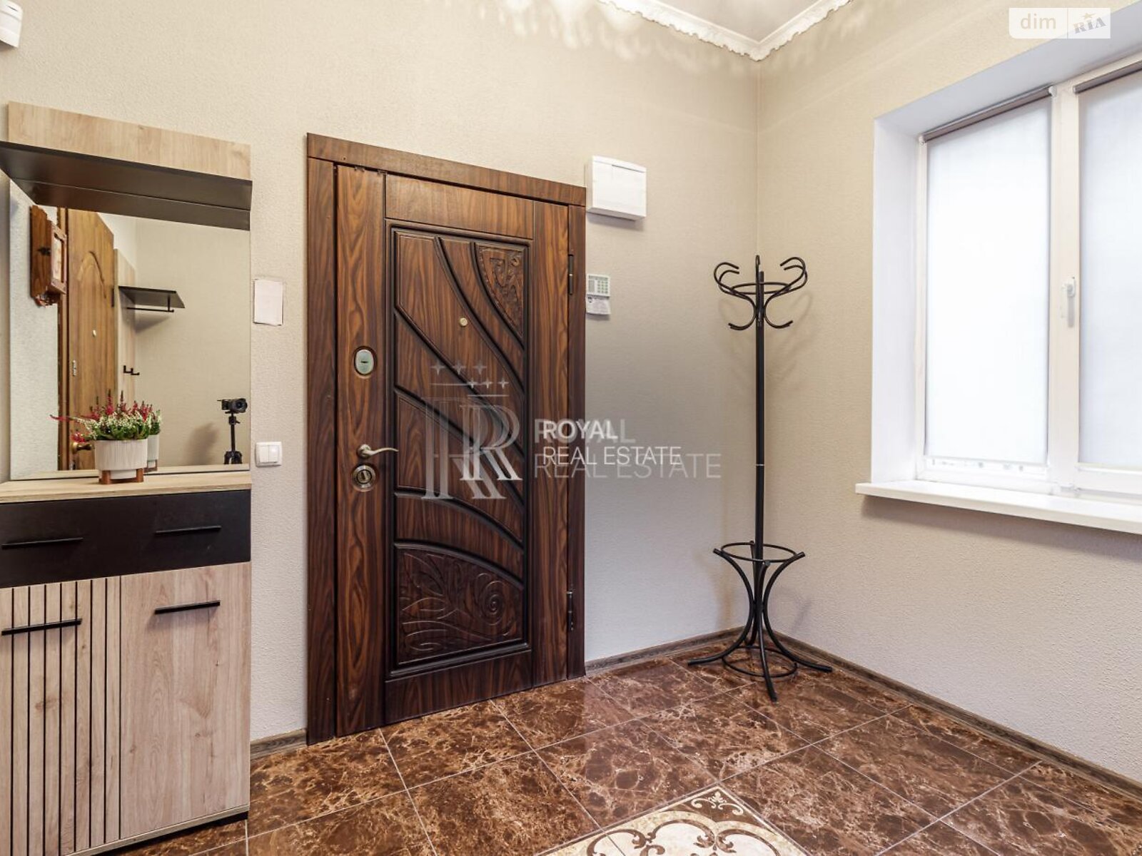 двухэтажный дом, 300 кв. м, кирпич. Сдается помесячно в Киеве, в районе Оболонский фото 1 двухэтажный дом, 300 кв. м, кирпич. Сдается помесячно в Киеве, в районе Оболонский фото 1