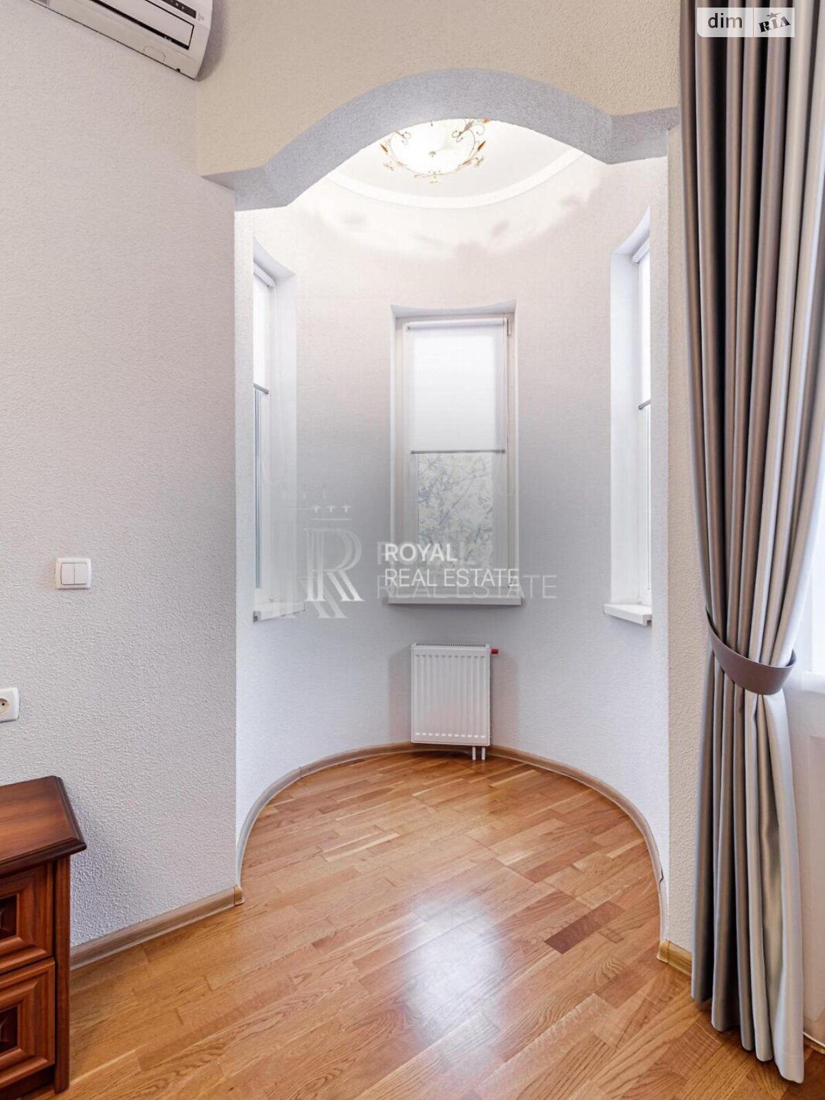 двухэтажный дом, 300 кв. м, кирпич. Сдается помесячно в Киеве, в районе Оболонский фото 1 двухэтажный дом, 300 кв. м, кирпич. Сдается помесячно в Киеве, в районе Оболонский фото 1