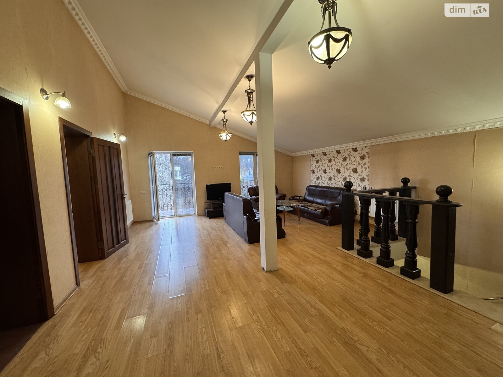 трипроверховий будинок з балконом, 267 кв. м, газобетон. Здається помісячно в Києві, в районі Нижні сади фото 1