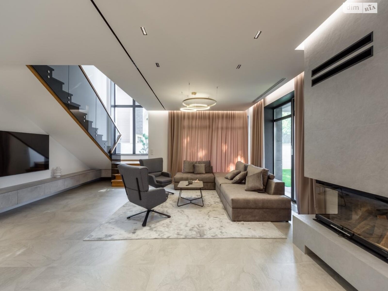 двоповерховий будинок, 302 кв. м, цегла. Здається помісячно в Києві фото 1 двоповерховий будинок, 302 кв. м, цегла. Здається помісячно в Києві фото 1