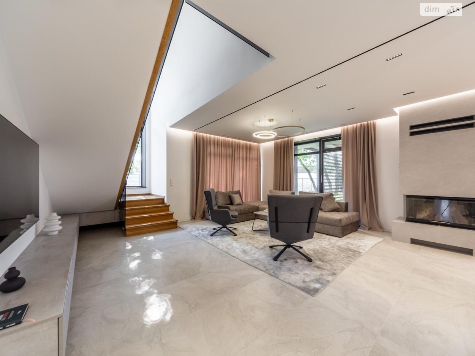 двоповерховий будинок, 302 кв. м, цегла. Здається помісячно в Києві фото 1 двоповерховий будинок, 302 кв. м, цегла. Здається помісячно в Києві фото 1