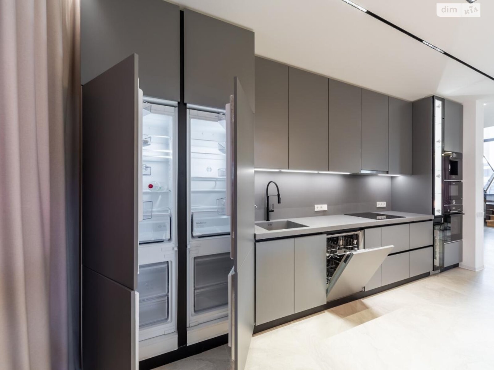 двоповерховий будинок, 302 кв. м, цегла. Здається помісячно в Києві фото 1 двоповерховий будинок, 302 кв. м, цегла. Здається помісячно в Києві фото 1