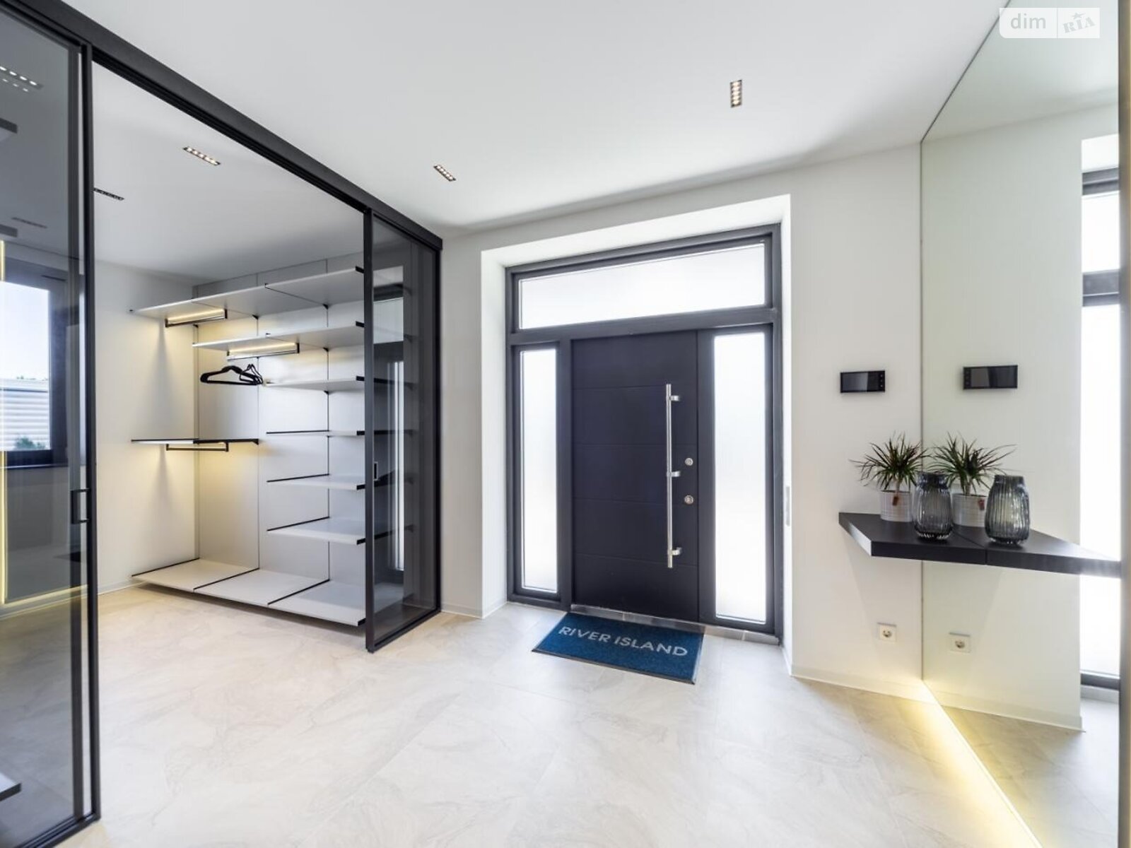 двоповерховий будинок, 302 кв. м, цегла. Здається помісячно в Києві фото 1 двоповерховий будинок, 302 кв. м, цегла. Здається помісячно в Києві фото 1