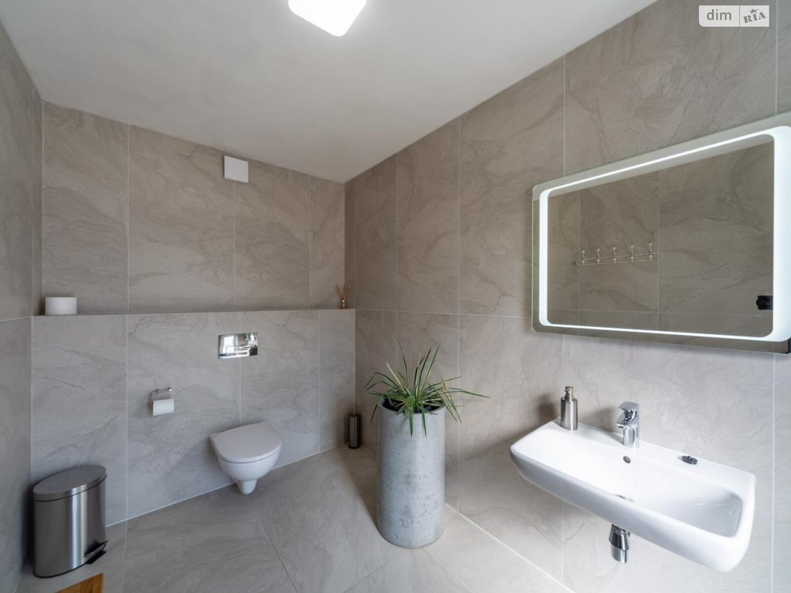 двоповерховий будинок, 302 кв. м, цегла. Здається помісячно в Києві фото 1 двоповерховий будинок, 302 кв. м, цегла. Здається помісячно в Києві фото 1