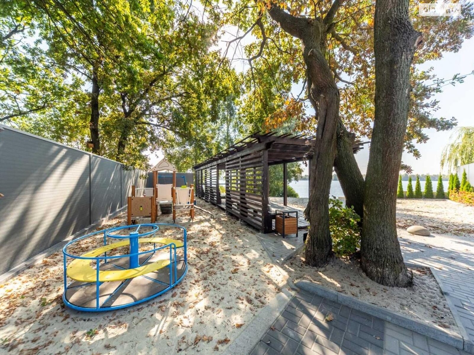 двоповерховий будинок, 302 кв. м, цегла. Здається помісячно в Києві фото 1 двоповерховий будинок, 302 кв. м, цегла. Здається помісячно в Києві фото 1