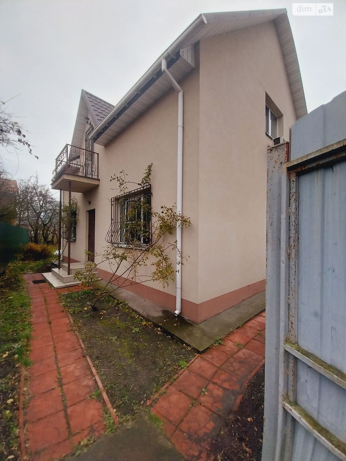 двоповерховий будинок з балконом, 130 кв. м, кирпич. Здається помісячно в Києві, в районі Осокорки фото 1 двопроверховий будинок з балконом, 130 кв. м, кирпич. Здається помісячно в Києві, в районі Осокорки фото 1