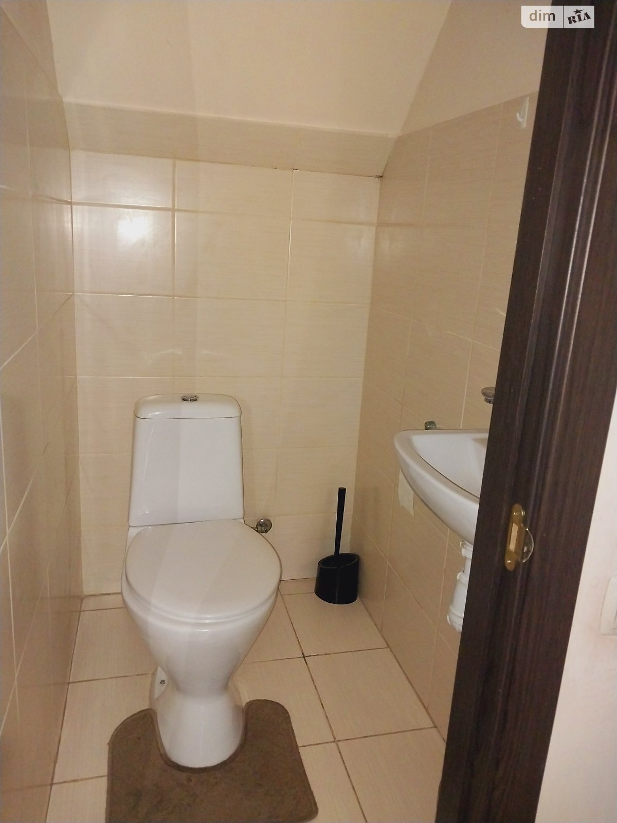 двоповерховий будинок з балконом, 130 кв. м, кирпич. Здається помісячно в Києві, в районі Осокорки фото 1 двопроверховий будинок з балконом, 130 кв. м, кирпич. Здається помісячно в Києві, в районі Осокорки фото 1