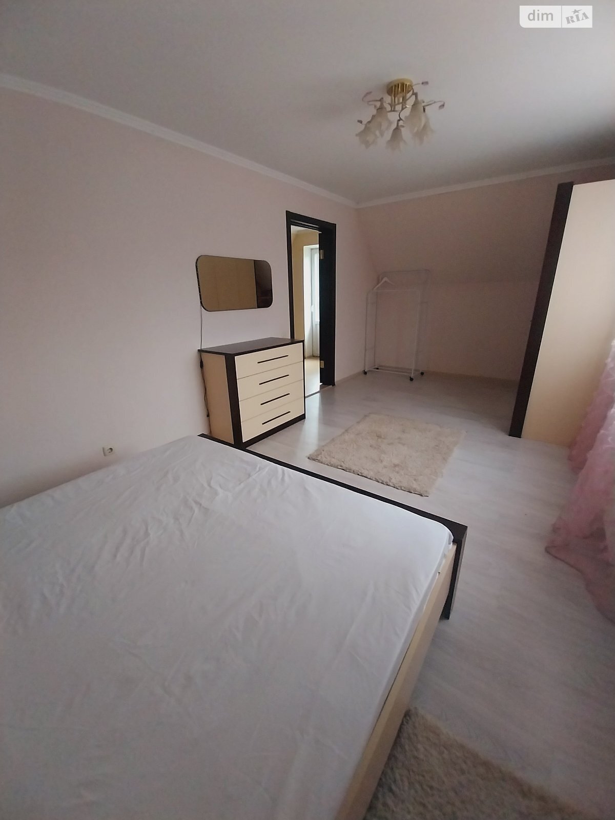 двоповерховий будинок з балконом, 130 кв. м, кирпич. Здається помісячно в Києві, в районі Осокорки фото 1 двопроверховий будинок з балконом, 130 кв. м, кирпич. Здається помісячно в Києві, в районі Осокорки фото 1