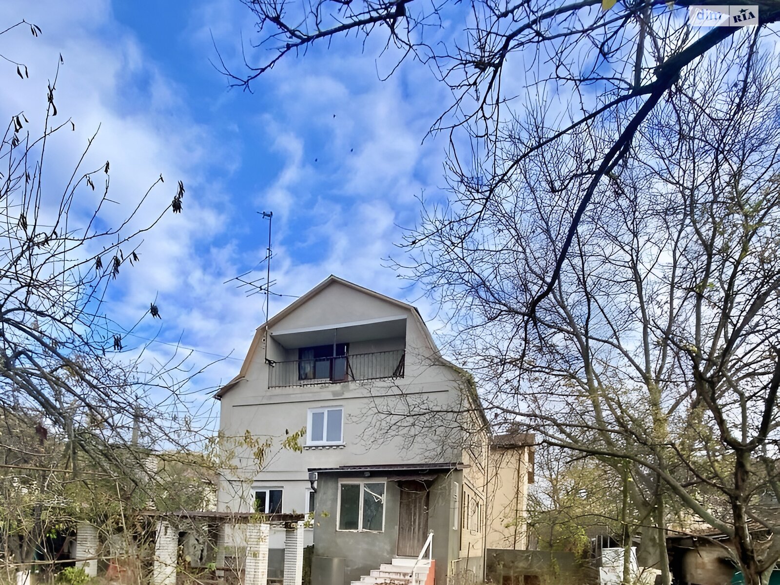 трехэтажный дом с верандой, 203.7 кв. м, кирпич. Сдается помесячно в Киеве, в районе Осокорки фото 1 трехэтажный дом с верандой, 203.7 кв. м, кирпич. Сдается помесячно в Киеве, в районе Осокорки фото 1