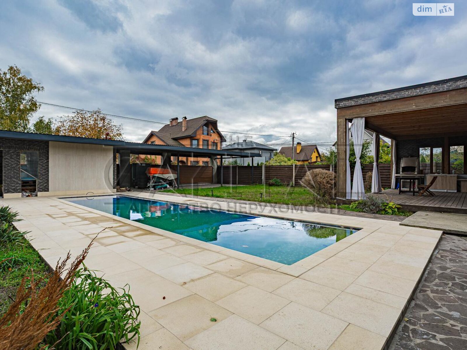 одноэтажный дом с верандой, 150 кв. м, кирпич. Сдается помесячно в Киеве, в районе Осокорки фото 1