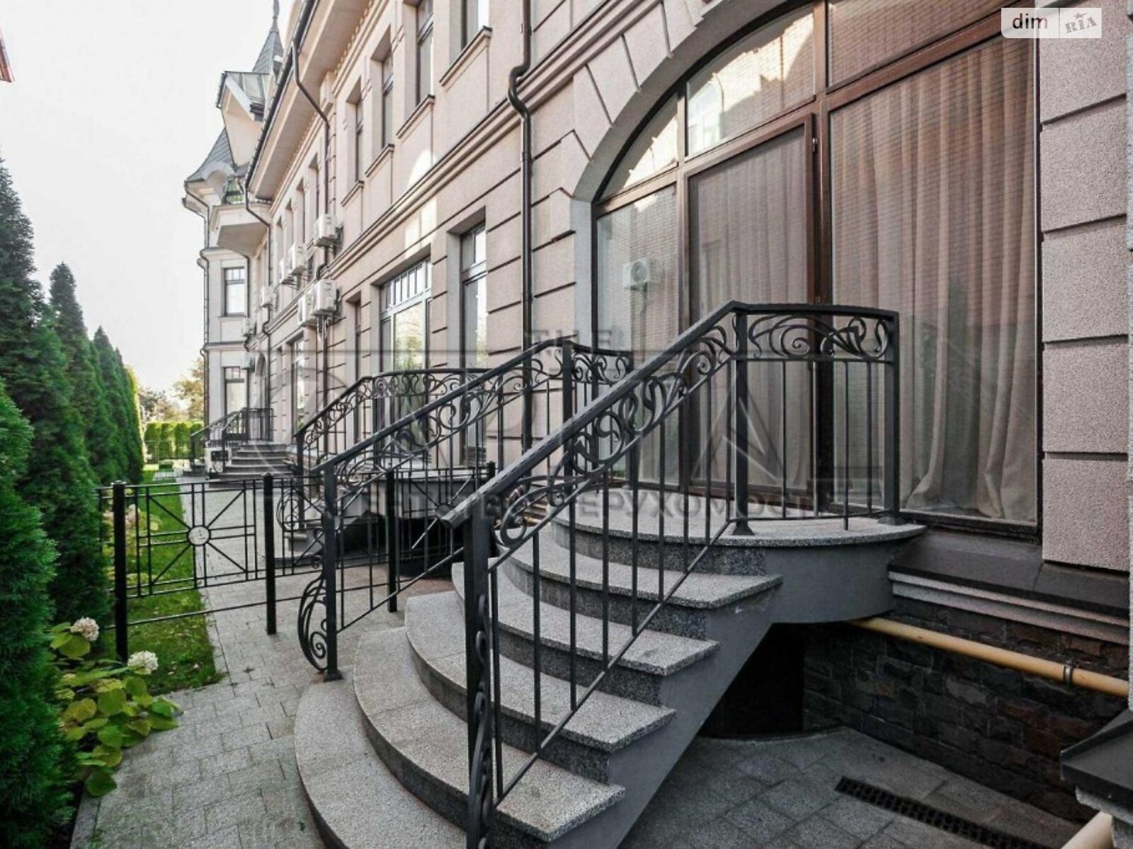трехэтажный дом, 350 кв. м, монолит. Сдается помесячно в Киеве, в районе Печерск фото 1