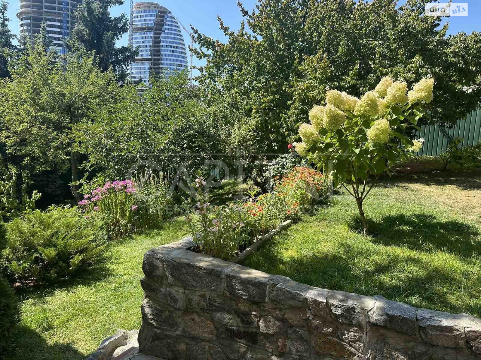 трипроверховий будинок з верандою, 272 кв. м, цегла. Здається помісячно в Києві, в районі Печерськ фото 1