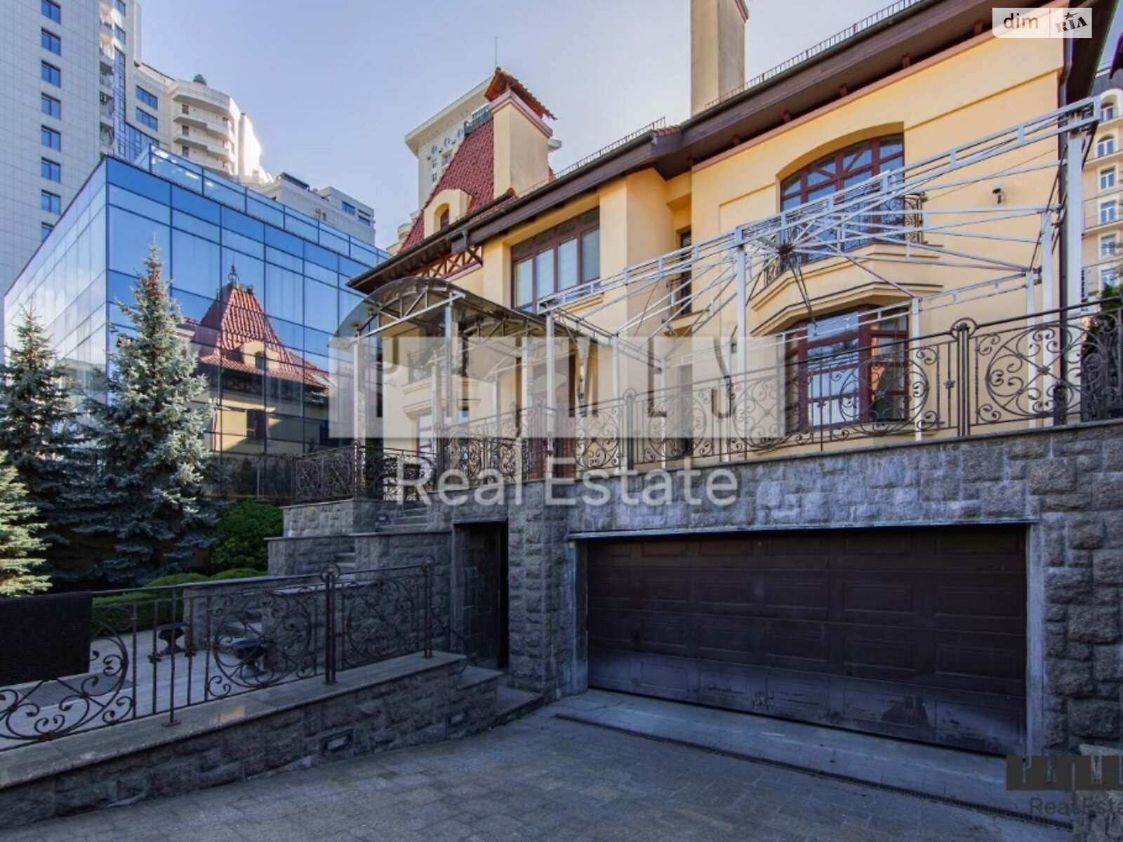 трехэтажный дом с балконом, 750 кв. м, кирпич. Сдается помесячно в Киеве, в районе Печерский фото 1