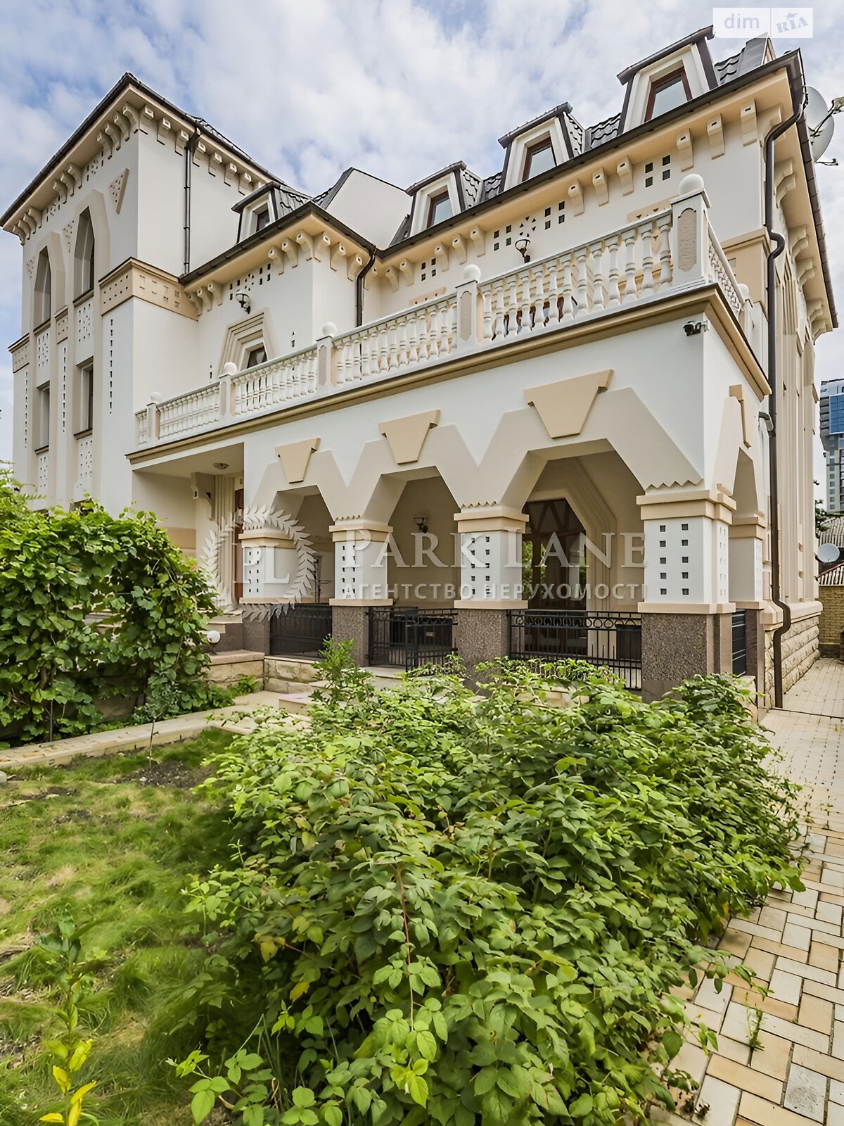 триповерховий будинок, 650 кв. м, цегла. Здається помісячно в Києві, в районі Печерський фото 1 трипроверховий будинок, 650 кв. м, цегла. Здається помісячно в Києві, в районі Печерський фото 1