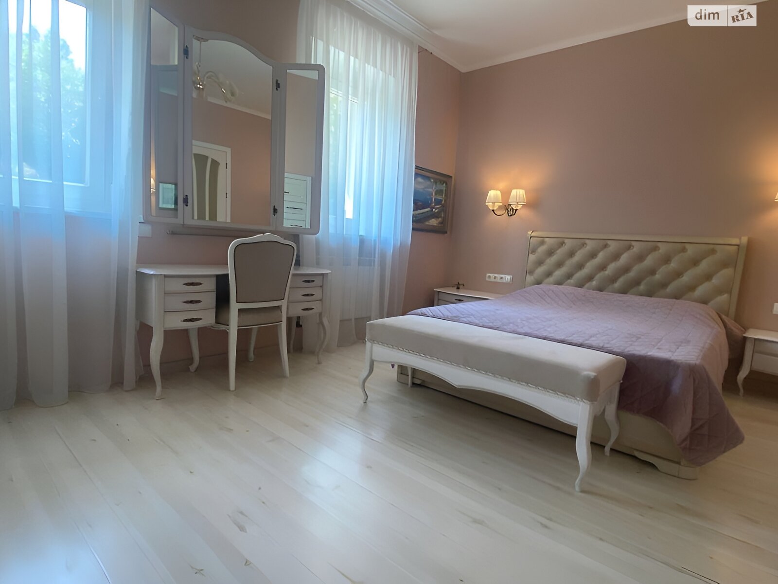 трехэтажный дом, 300 кв. м, кирпич. Сдается помесячно в Киеве, в районе Печерский фото 1 трехэтажный дом, 300 кв. м, кирпич. Сдается помесячно в Киеве, в районе Печерский фото 1
