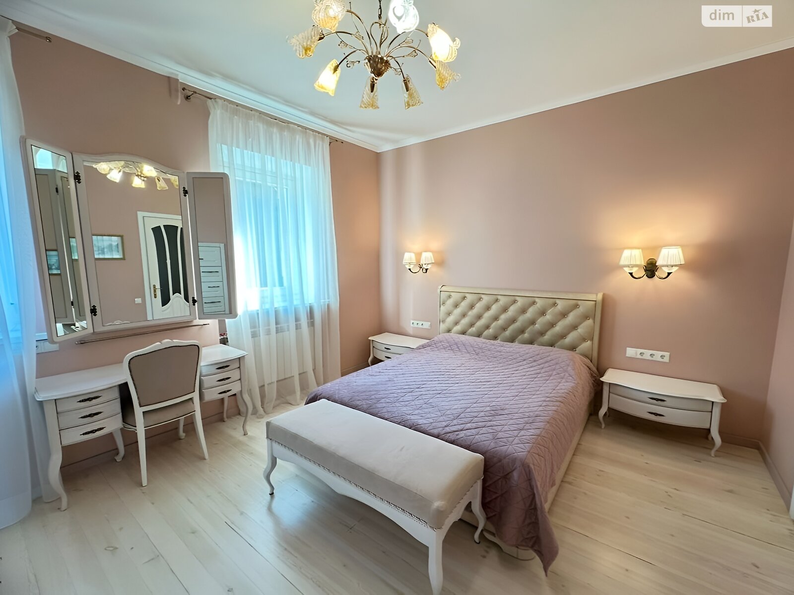 триповерховий будинок, 300 кв. м, кирпич. Здається помісячно в Києві, в районі Печерський фото 1 трипроверховий будинок, 300 кв. м, кирпич. Здається помісячно в Києві, в районі Печерський фото 1