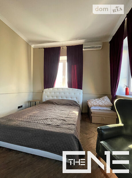 четырехэтажный дом с камином, 900 кв. м, кирпич. Сдается помесячно в Киеве, в районе Печерский фото 1 четырехэтажный дом с камином, 900 кв. м, кирпич. Сдается помесячно в Киеве, в районе Печерский фото 1