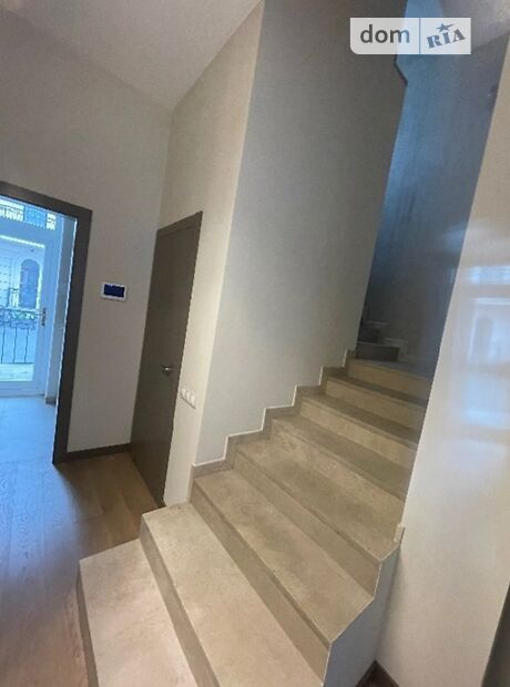 чотириповерховий дуплекс з каміном, 370 кв. м, цегла. Здається помісячно в Києві, в районі Печерський фото 1 чотирипроверховий дуплекс з каміном, 370 кв. м, цегла. Здається помісячно в Києві, в районі Печерський фото 1