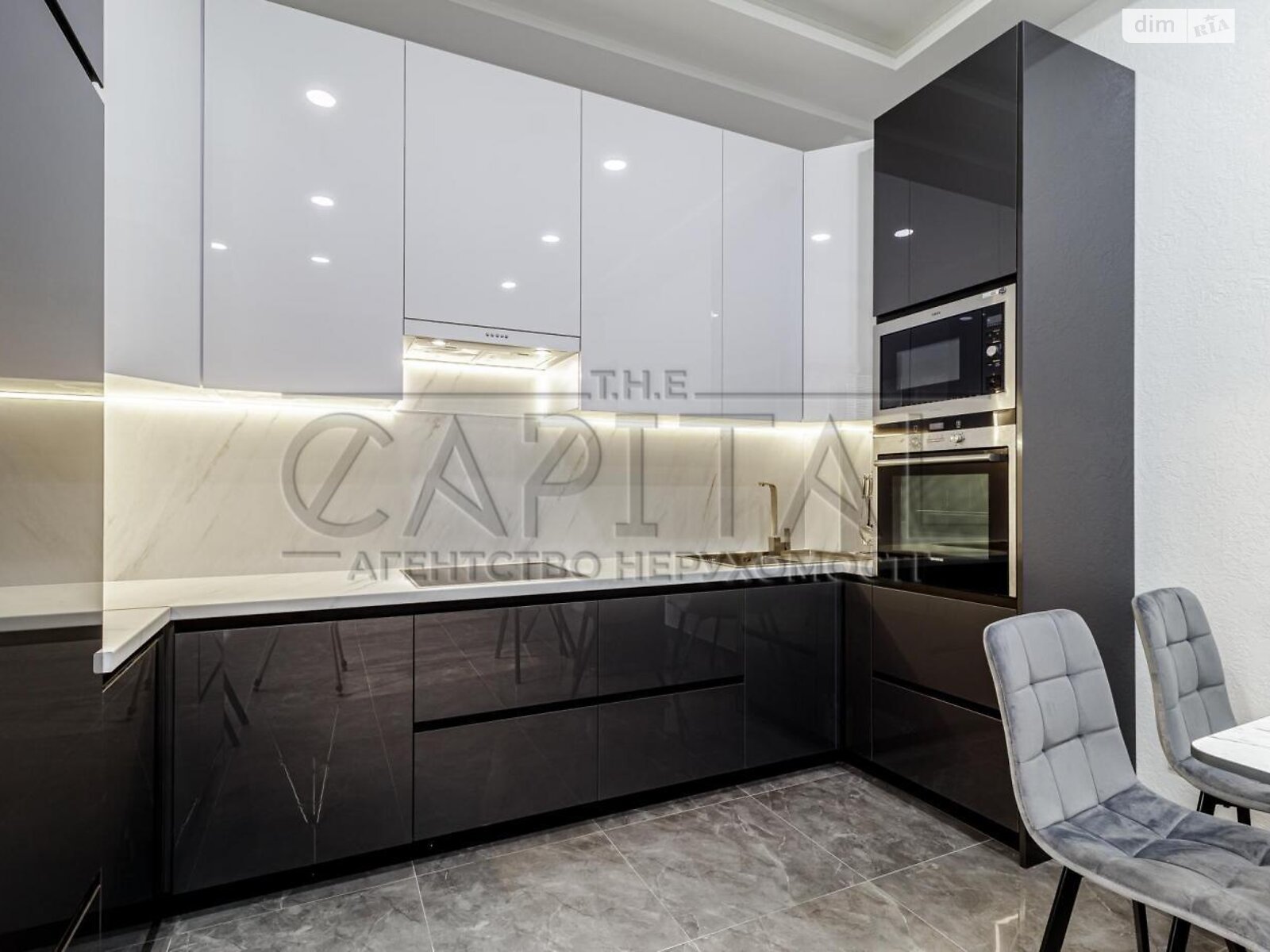 двухэтажный дом, 120 кв. м, кирпич. Сдается помесячно в Киеве, в районе Подол фото 1 двухэтажный дом, 120 кв. м, кирпич. Сдается помесячно в Киеве, в районе Подол фото 1