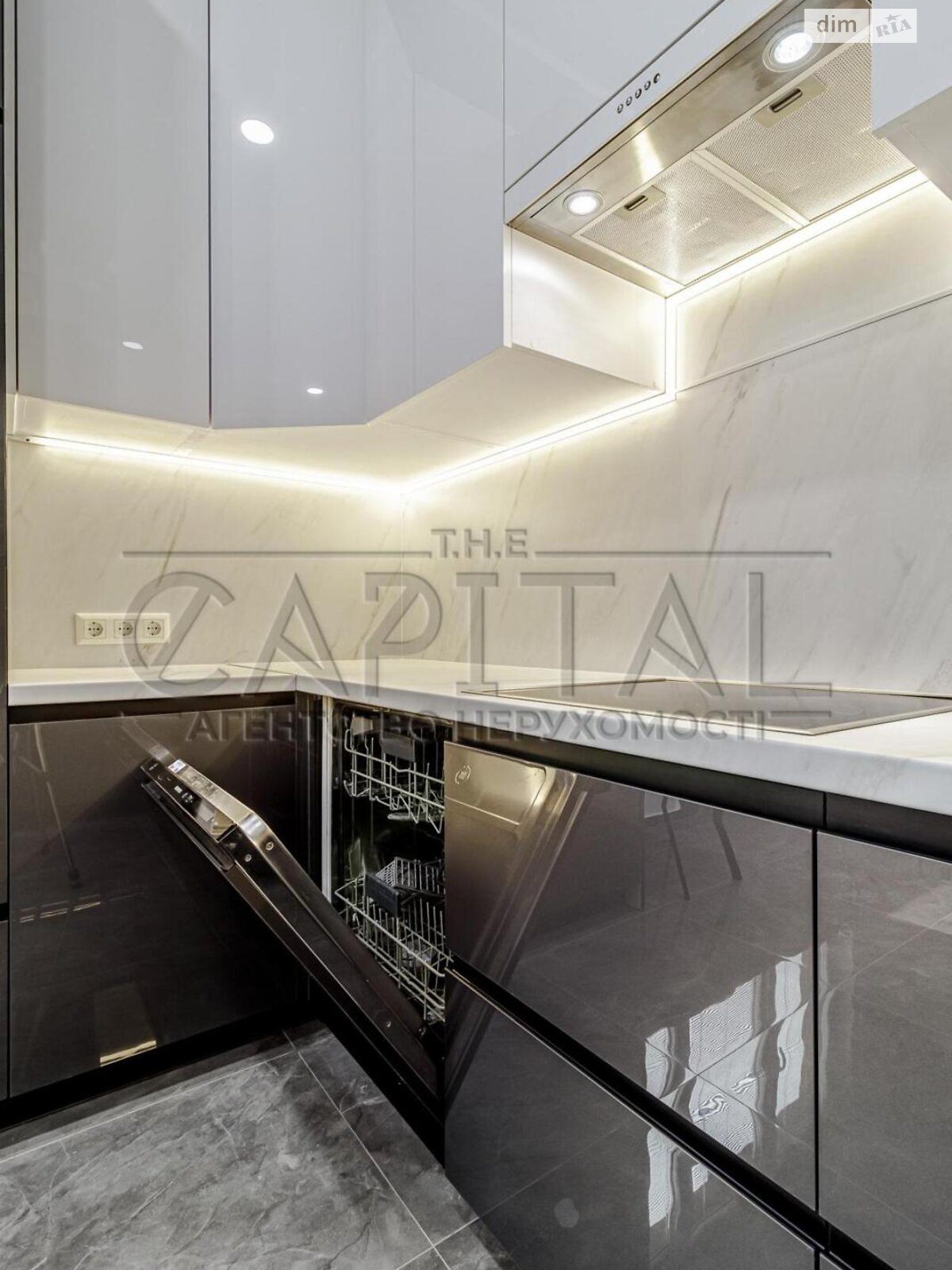 двухэтажный дом, 120 кв. м, кирпич. Сдается помесячно в Киеве, в районе Подол фото 1 двухэтажный дом, 120 кв. м, кирпич. Сдается помесячно в Киеве, в районе Подол фото 1