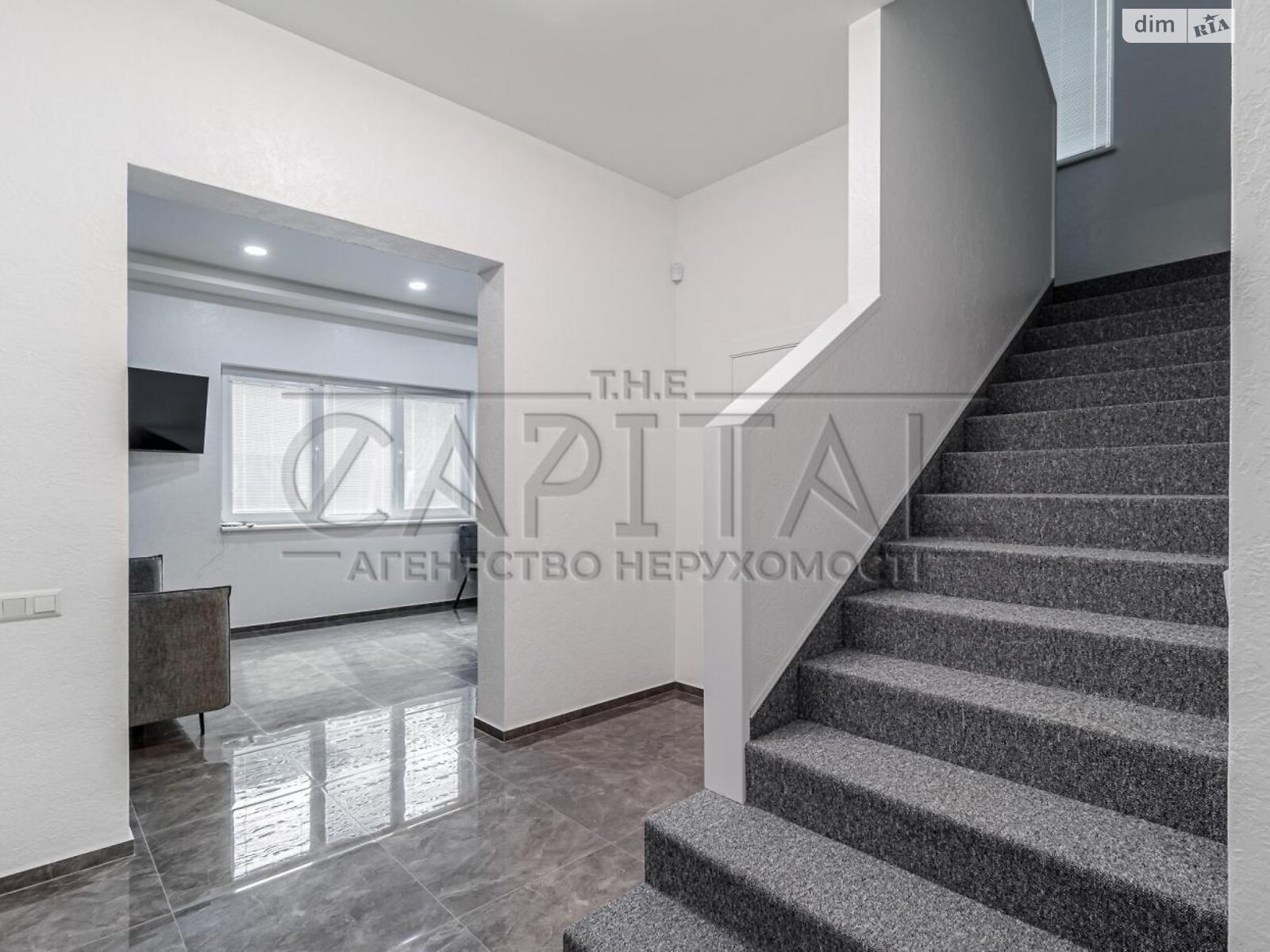 двухэтажный дом, 120 кв. м, кирпич. Сдается помесячно в Киеве, в районе Подол фото 1 двухэтажный дом, 120 кв. м, кирпич. Сдается помесячно в Киеве, в районе Подол фото 1