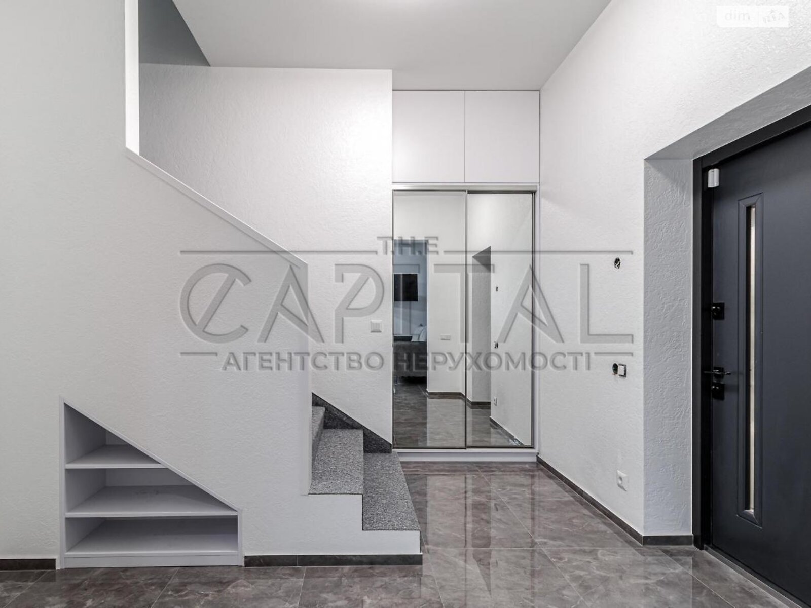 двухэтажный дом, 120 кв. м, кирпич. Сдается помесячно в Киеве, в районе Подол фото 1 двухэтажный дом, 120 кв. м, кирпич. Сдается помесячно в Киеве, в районе Подол фото 1