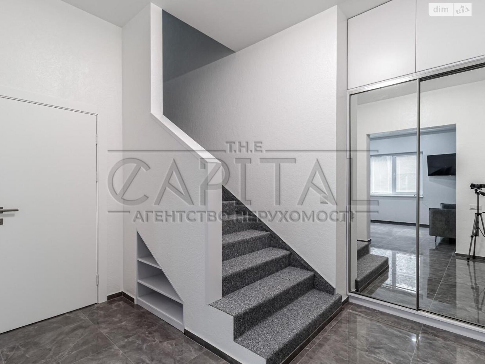 двухэтажный дом, 120 кв. м, кирпич. Сдается помесячно в Киеве, в районе Подол фото 1 двухэтажный дом, 120 кв. м, кирпич. Сдается помесячно в Киеве, в районе Подол фото 1