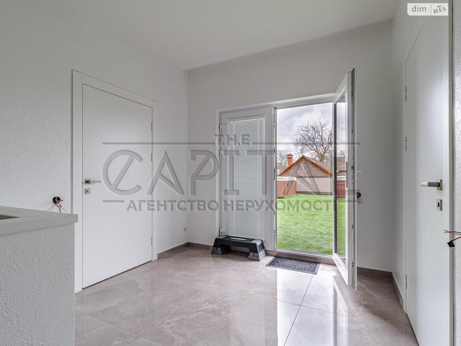 двухэтажный дом, 120 кв. м, кирпич. Сдается помесячно в Киеве, в районе Подол фото 1 двухэтажный дом, 120 кв. м, кирпич. Сдается помесячно в Киеве, в районе Подол фото 1