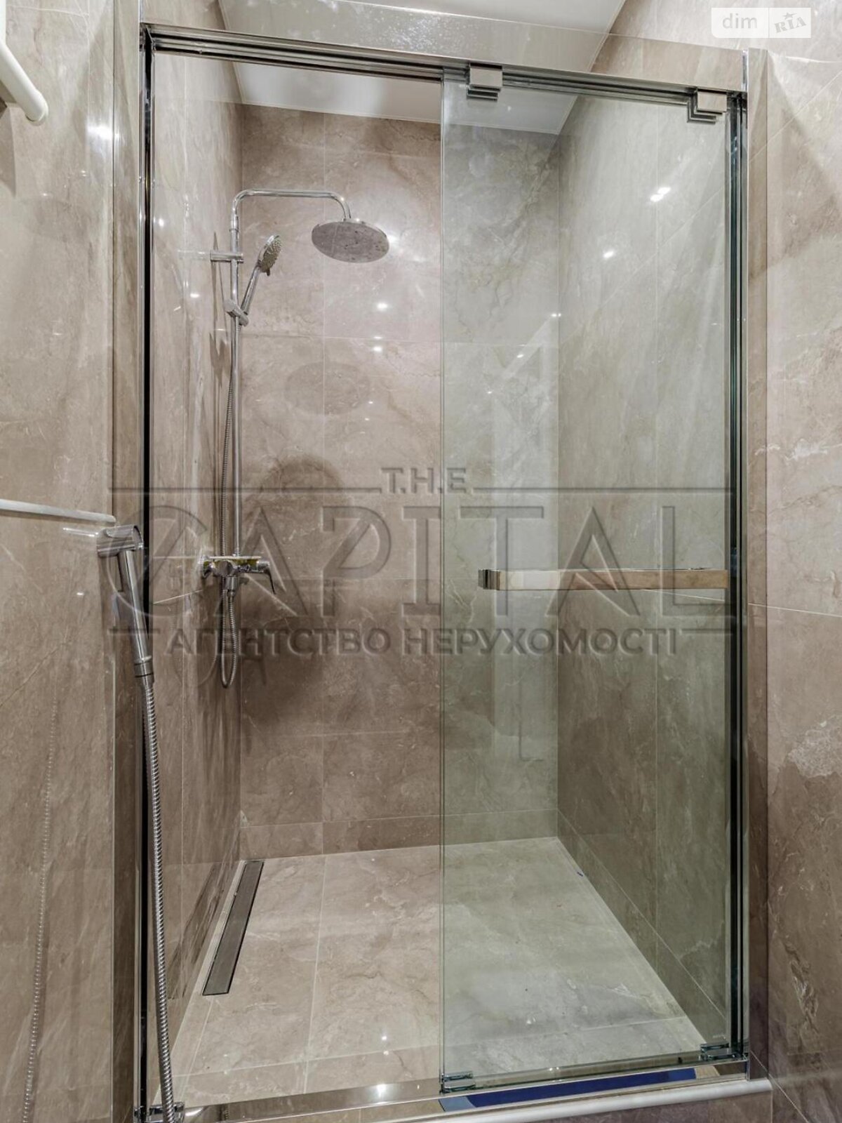 двухэтажный дом, 120 кв. м, кирпич. Сдается помесячно в Киеве, в районе Подол фото 1 двухэтажный дом, 120 кв. м, кирпич. Сдается помесячно в Киеве, в районе Подол фото 1