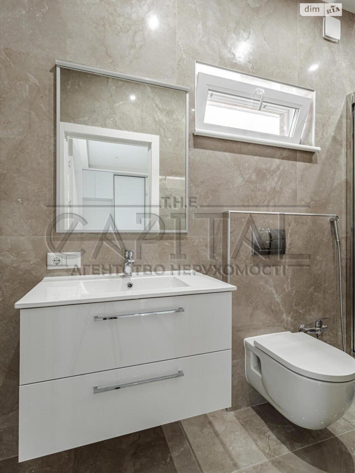 двухэтажный дом, 120 кв. м, кирпич. Сдается помесячно в Киеве, в районе Подол фото 1 двухэтажный дом, 120 кв. м, кирпич. Сдается помесячно в Киеве, в районе Подол фото 1