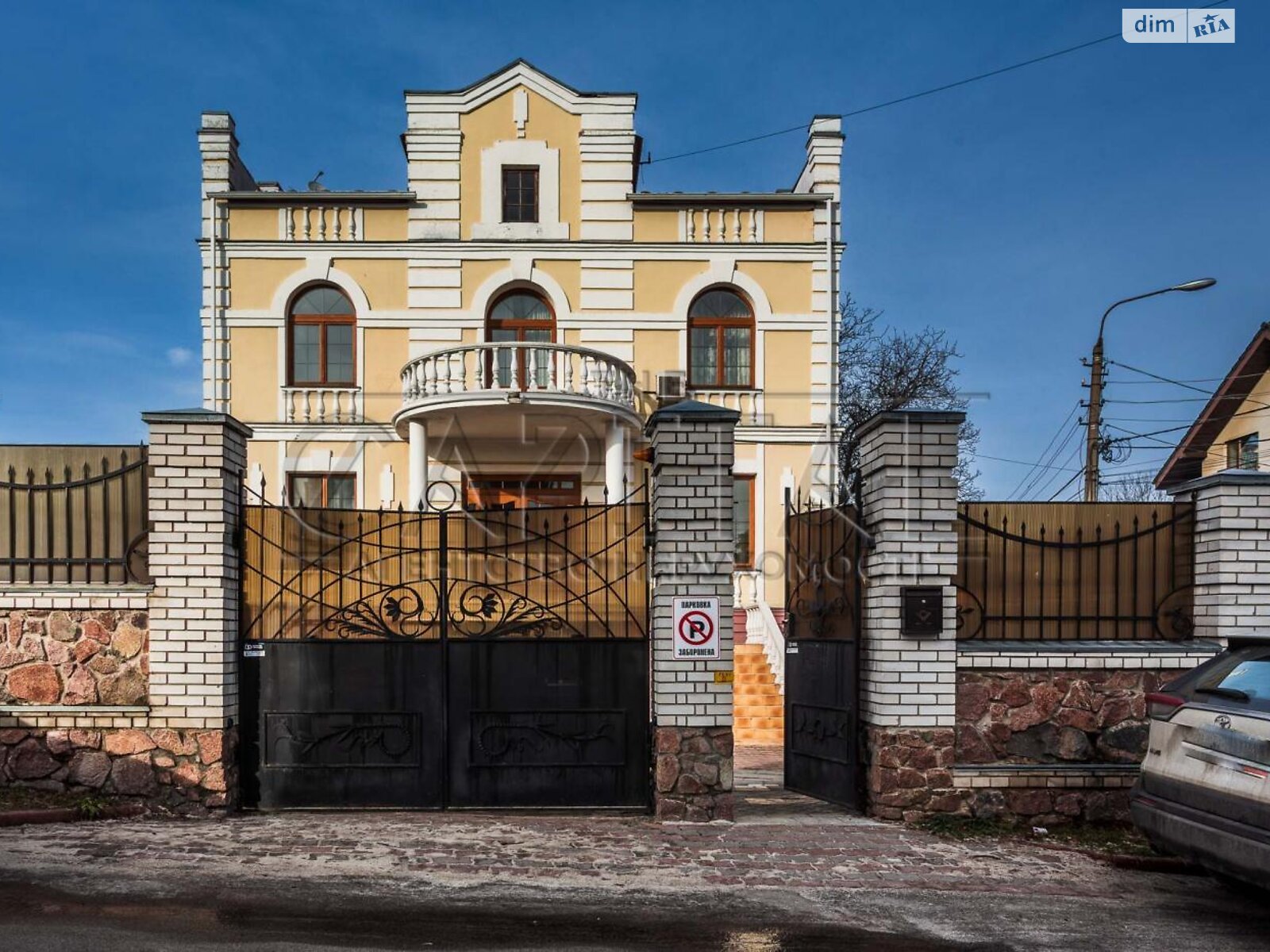трехэтажный дом с верандой, 412 кв. м, кирпич. Сдается помесячно в Киеве фото 1 трехэтажный дом с верандой, 412 кв. м, кирпич. Сдается помесячно в Киеве фото 1