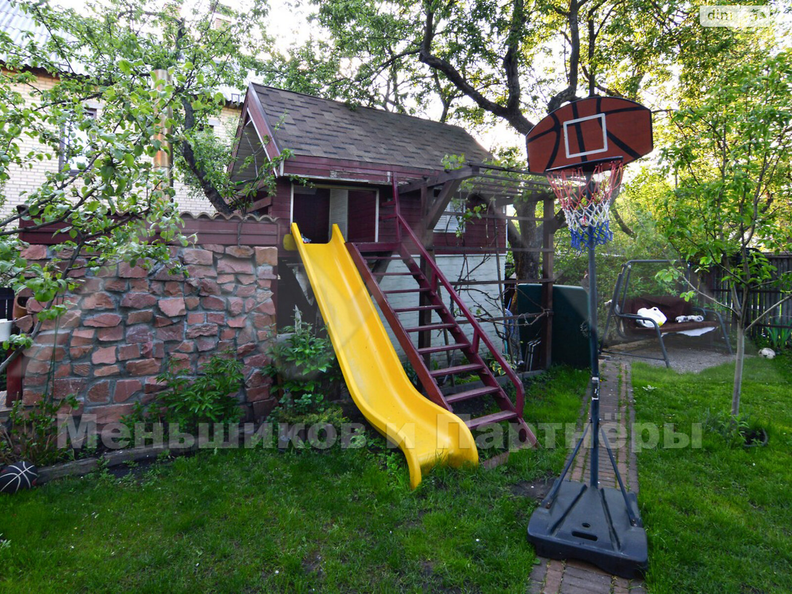 двухэтажный дом с балконом, 418 кв. м, кирпич. Сдается помесячно в Киеве, в районе Подольский фото 1 двухэтажный дом с балконом, 418 кв. м, кирпич. Сдается помесячно в Киеве, в районе Подольский фото 1