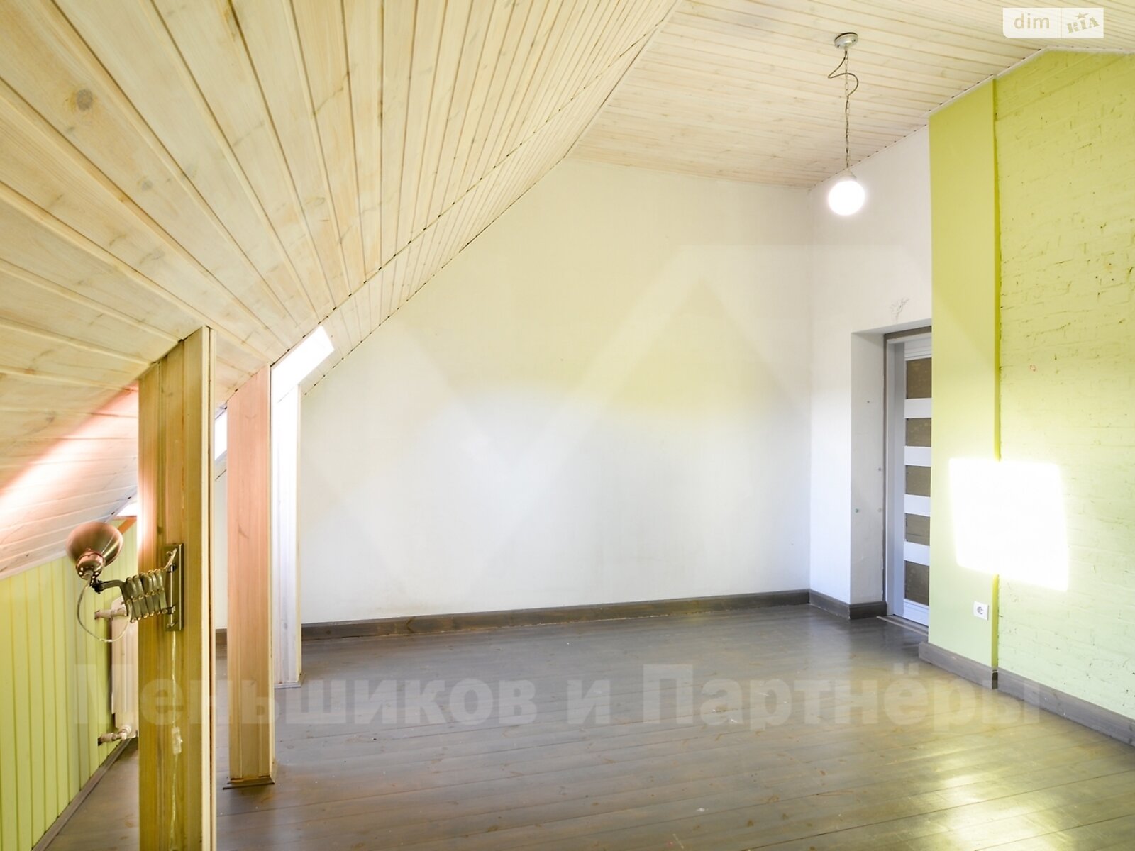двухэтажный дом с балконом, 418 кв. м, кирпич. Сдается помесячно в Киеве, в районе Подольский фото 1 двухэтажный дом с балконом, 418 кв. м, кирпич. Сдается помесячно в Киеве, в районе Подольский фото 1