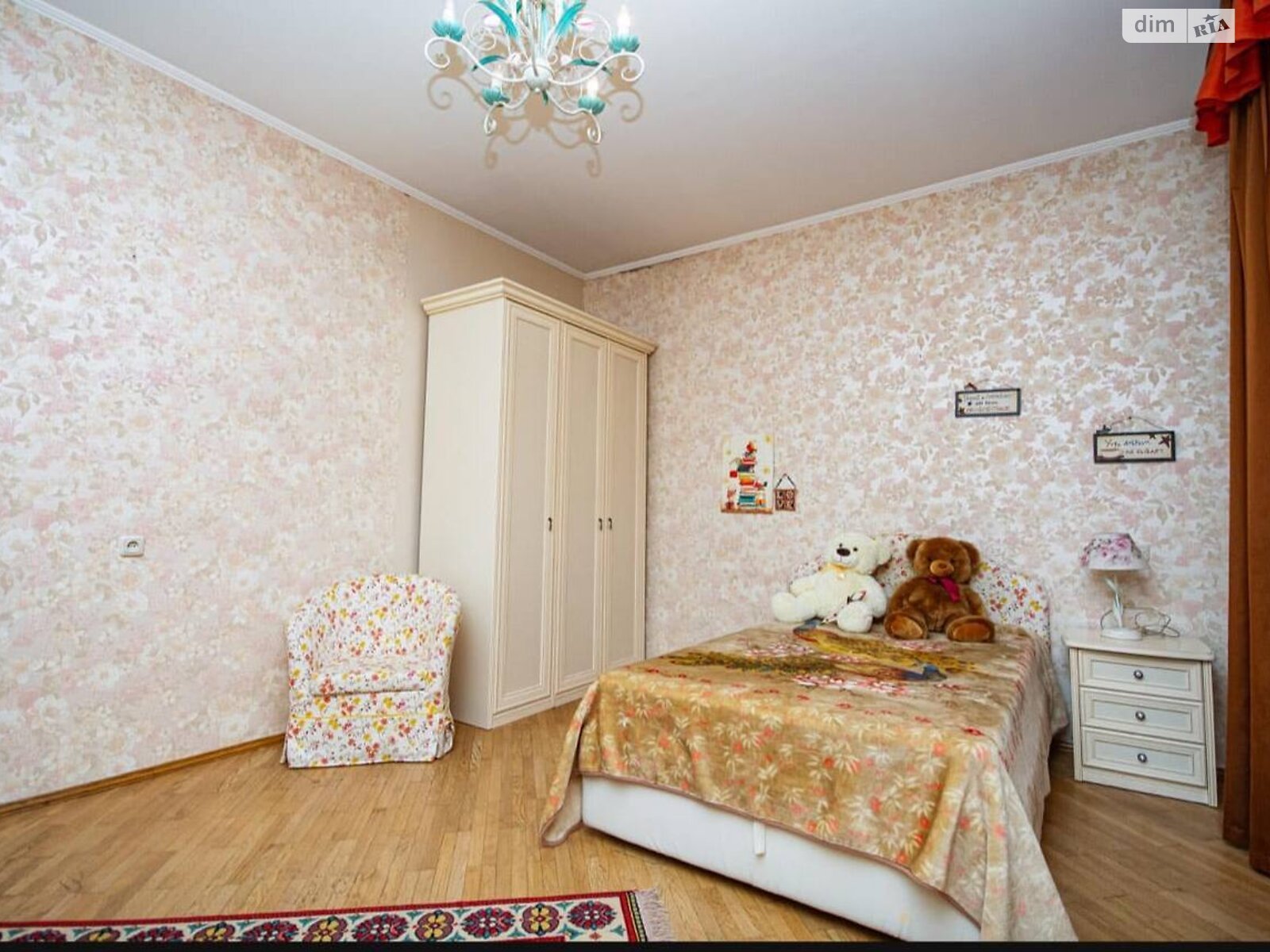 двухэтажный дом с гаражом, 349.4 кв. м, кирпич. Сдается помесячно в Киеве, в районе Поселок Шевченко фото 1 двухэтажный дом с гаражом, 349.4 кв. м, кирпич. Сдается помесячно в Киеве, в районе Поселок Шевченко фото 1