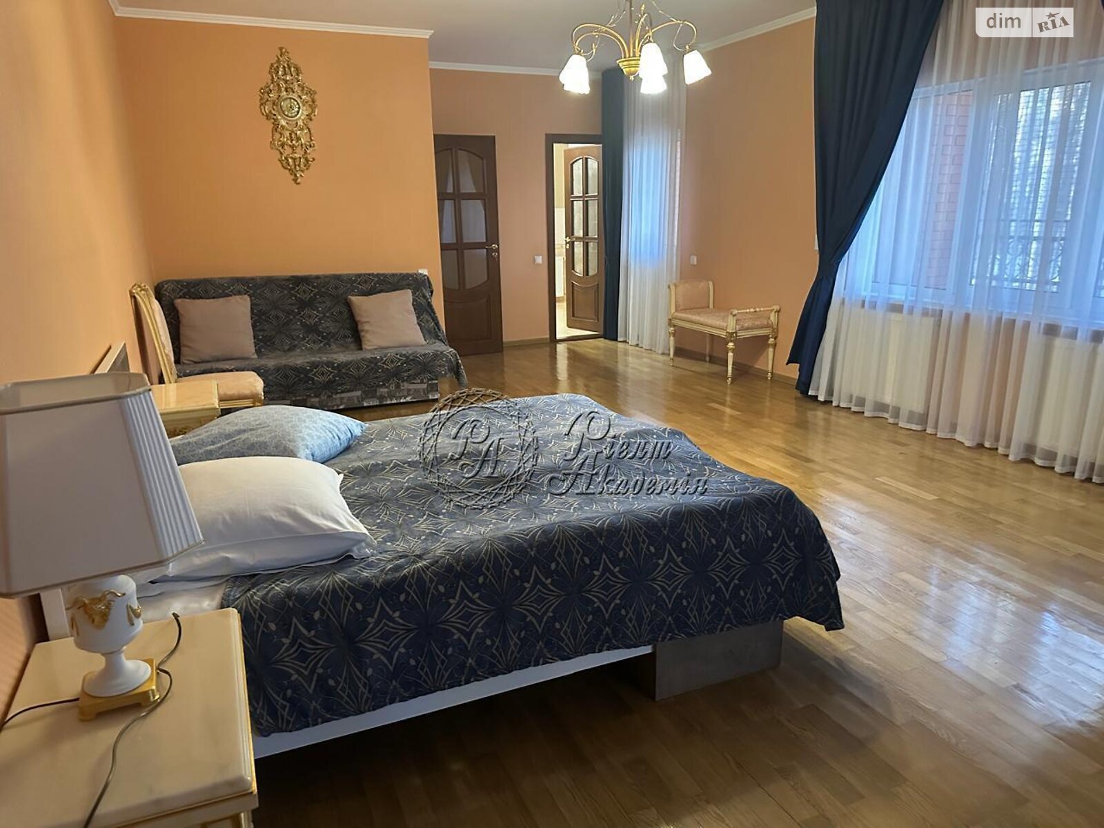 двоповерховий будинок, 920 кв. м, кирпич. Здається помісячно в Києві, в районі Селище Шевченка фото 1 двопроверховий будинок, 920 кв. м, кирпич. Здається помісячно в Києві, в районі Селище Шевченка фото 1