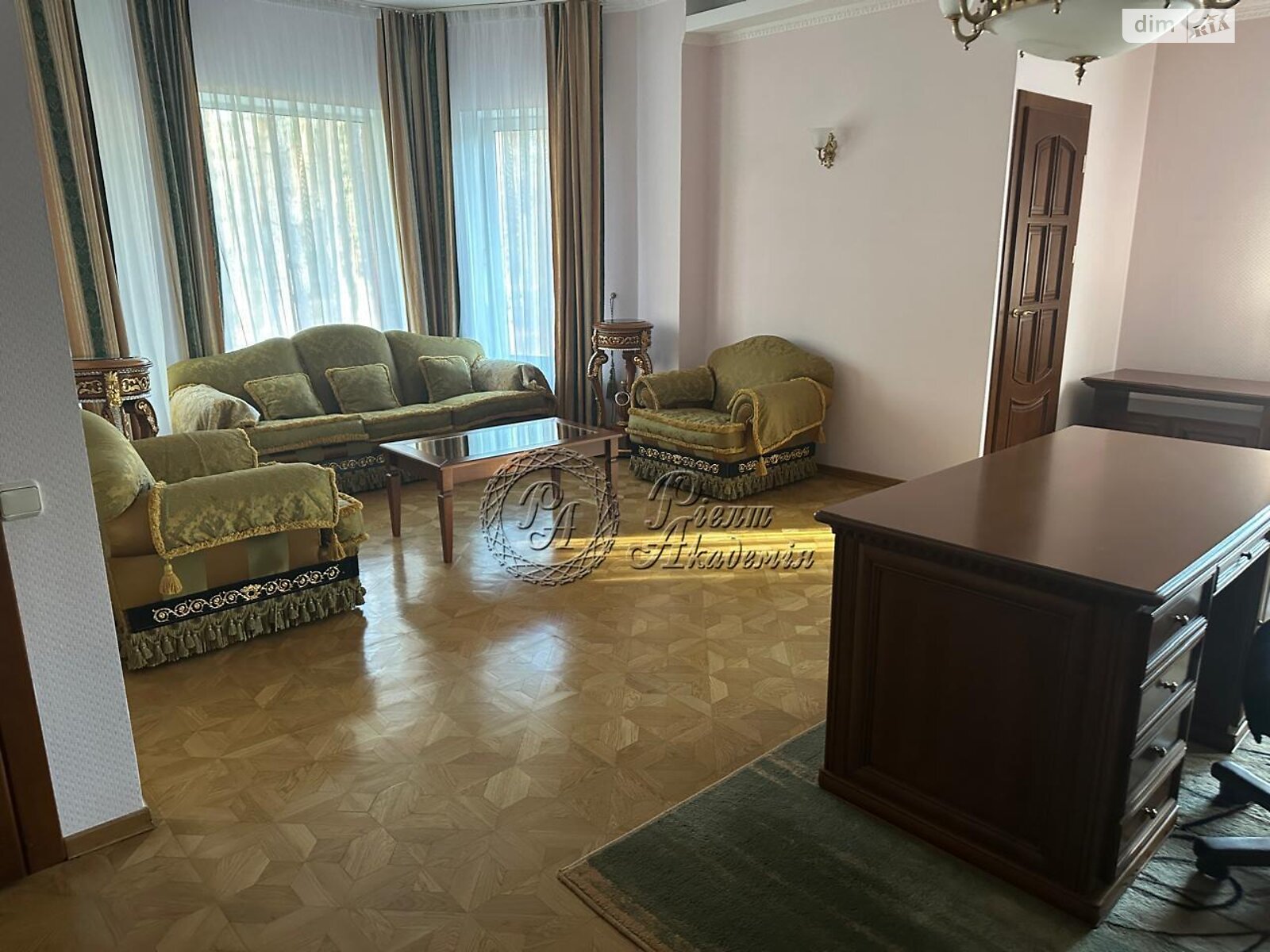 двоповерховий будинок, 920 кв. м, кирпич. Здається помісячно в Києві, в районі Селище Шевченка фото 1 двопроверховий будинок, 920 кв. м, кирпич. Здається помісячно в Києві, в районі Селище Шевченка фото 1