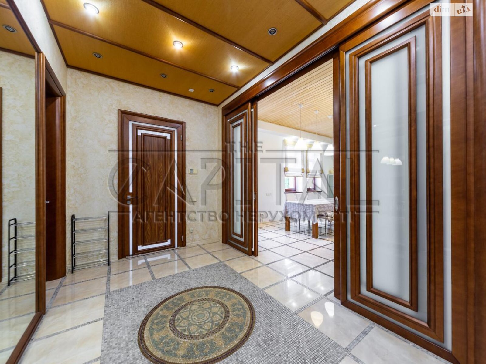 триповерховий будинок з гаражем, 384 кв. м, цегла. Здається помісячно в Києві, в районі Пуща-Водиця фото 1 трипроверховий будинок з гаражем, 384 кв. м, цегла. Здається помісячно в Києві, в районі Пуща-Водиця фото 1