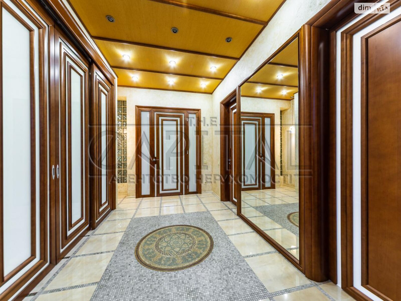 триповерховий будинок з гаражем, 384 кв. м, цегла. Здається помісячно в Києві, в районі Пуща-Водиця фото 1 трипроверховий будинок з гаражем, 384 кв. м, цегла. Здається помісячно в Києві, в районі Пуща-Водиця фото 1