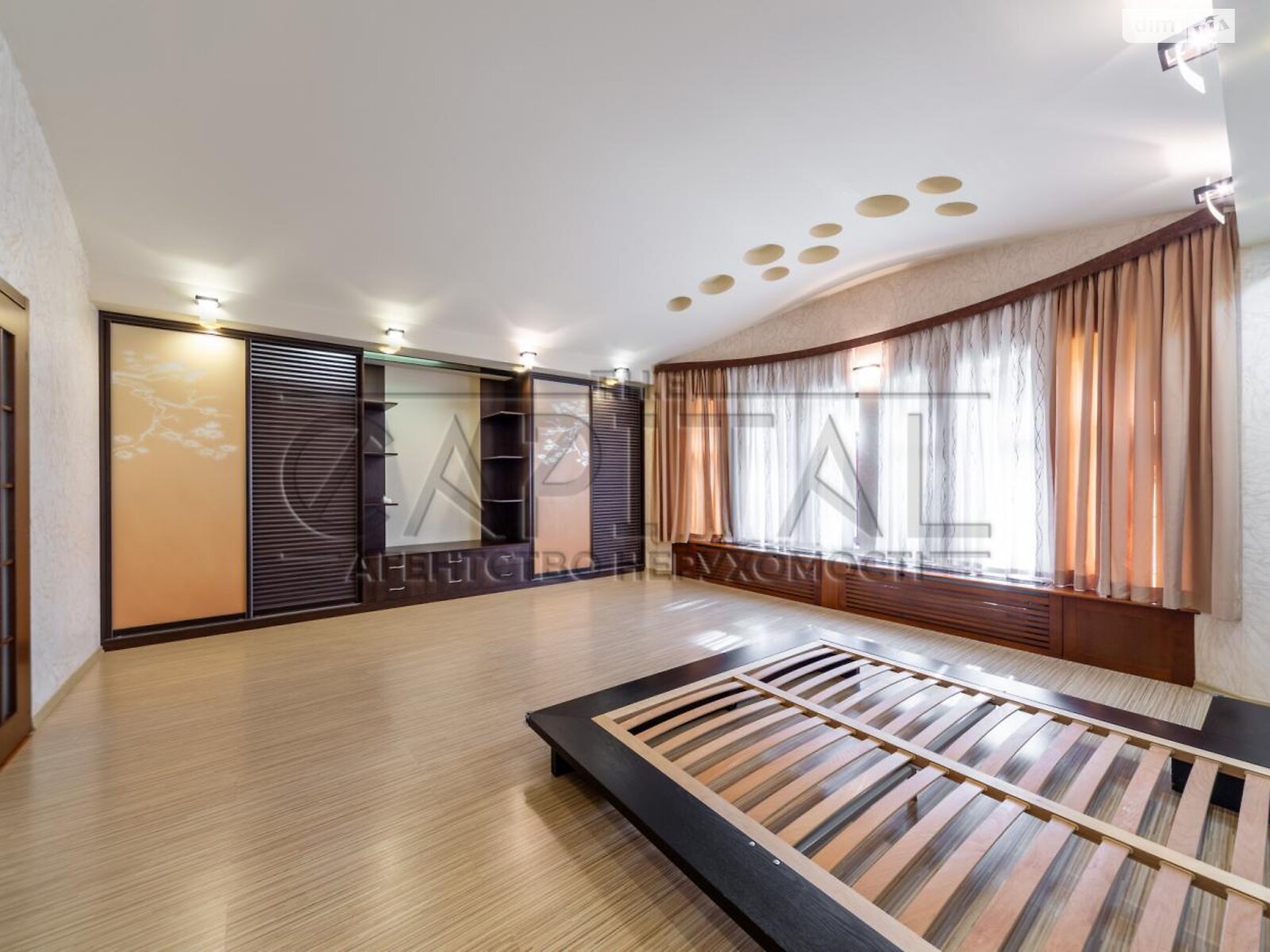триповерховий будинок з гаражем, 384 кв. м, цегла. Здається помісячно в Києві, в районі Пуща-Водиця фото 1 трипроверховий будинок з гаражем, 384 кв. м, цегла. Здається помісячно в Києві, в районі Пуща-Водиця фото 1