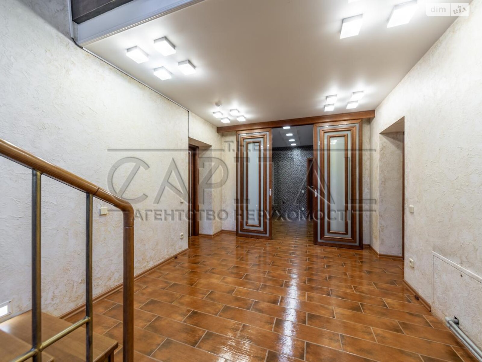 триповерховий будинок з гаражем, 384 кв. м, цегла. Здається помісячно в Києві, в районі Пуща-Водиця фото 1 трипроверховий будинок з гаражем, 384 кв. м, цегла. Здається помісячно в Києві, в районі Пуща-Водиця фото 1