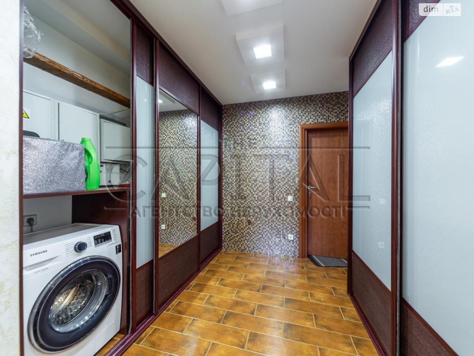 триповерховий будинок з гаражем, 384 кв. м, цегла. Здається помісячно в Києві, в районі Пуща-Водиця фото 1 трипроверховий будинок з гаражем, 384 кв. м, цегла. Здається помісячно в Києві, в районі Пуща-Водиця фото 1